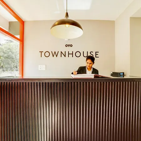 Townhouse Sarvar Hospitality Near Ascendas Park Square Mall
